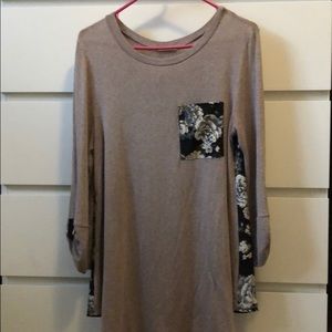 Purple/gray floral top